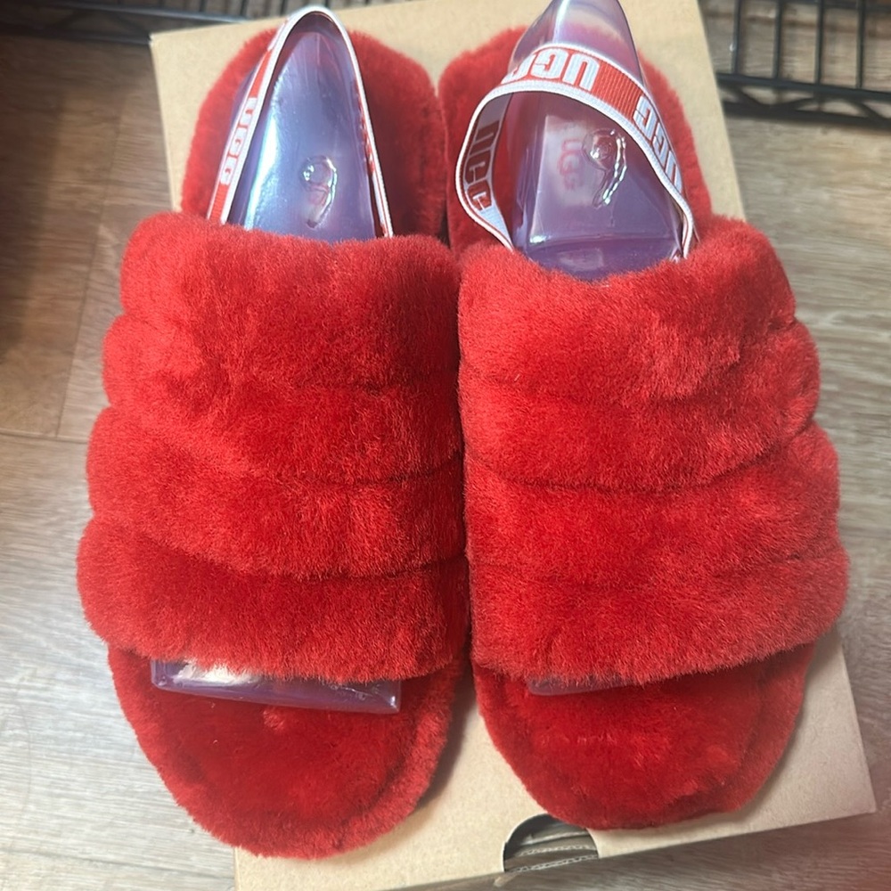 NEW!! Girls UGG Fluff Yeah Red Shearling Slide Slippers 109849k-sbr